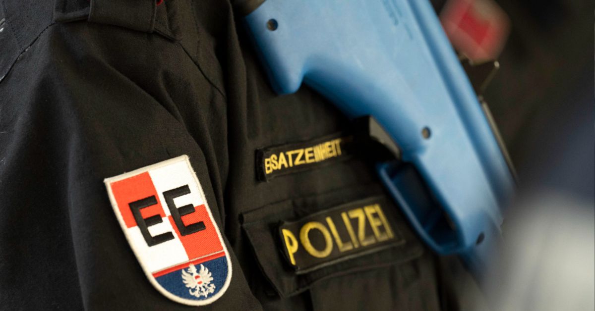 pocja, polizei, einsatzeincheit, karabin, funkcjonariusz z bronią