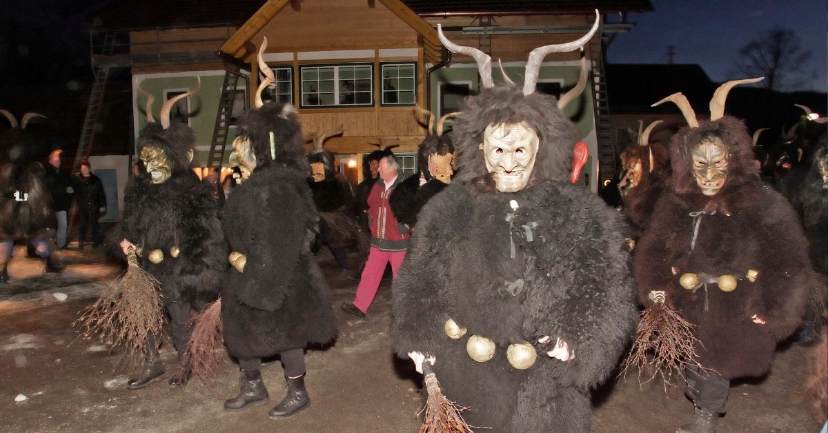 krampus, krampuslauf, biegi krampusa, prada krampusa, tradycja, św. mikołaj