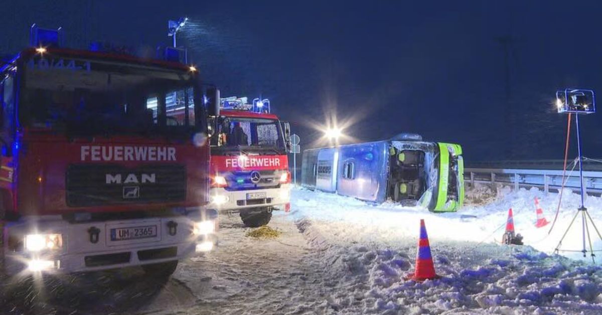 wypadek autobusu, wypadek Flixbusa, Flixbus, ajtualności Niemcy, autostrada A11, wypadek na autostradzie A11