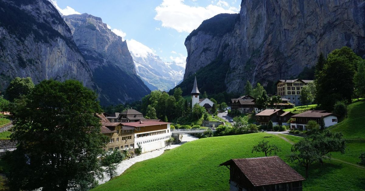 Lauterbrunnen, szwajcaria, góry, alpy, górska miejscowość, airbnb,