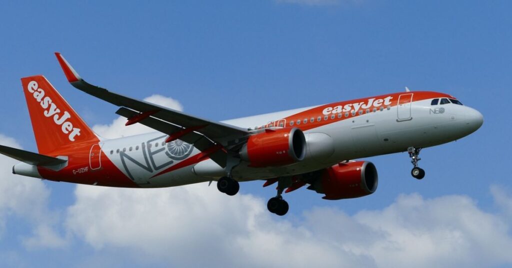 easyjet, samolot, lot, połaczenie lotnicze, niebo