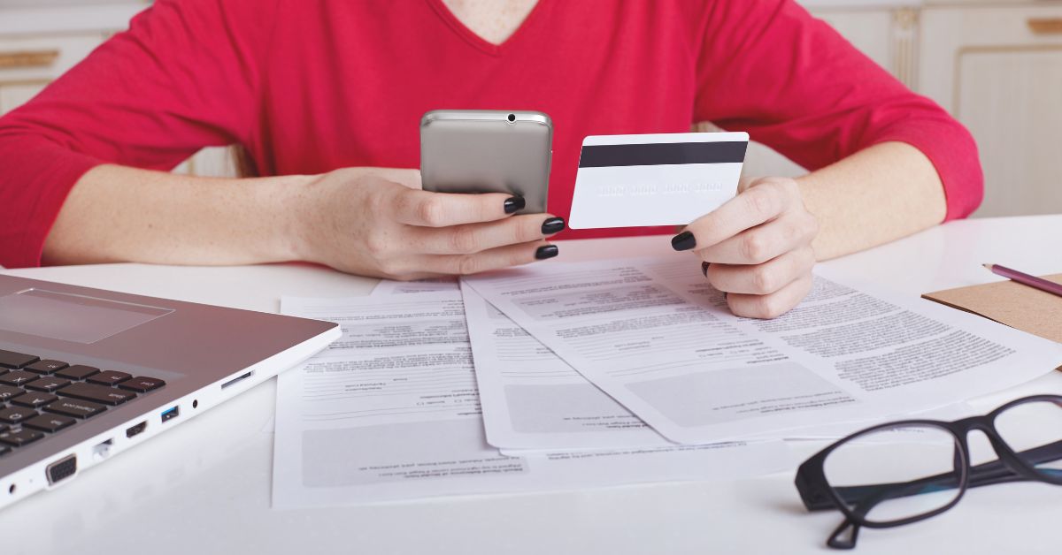 bankowość, banki, bank online, pieniądze, oszczędności, konto, prowadzenie konta, rachunki