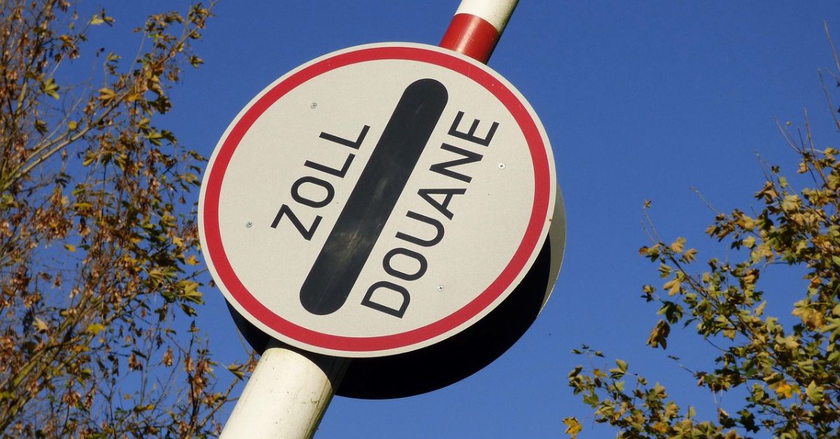 podróbki, podrobione przedmioty, przywożenie podróbek do Szwajcarii, przywożenie podrobionych przedmiotów do Szwajcarii, Szwajcaria,