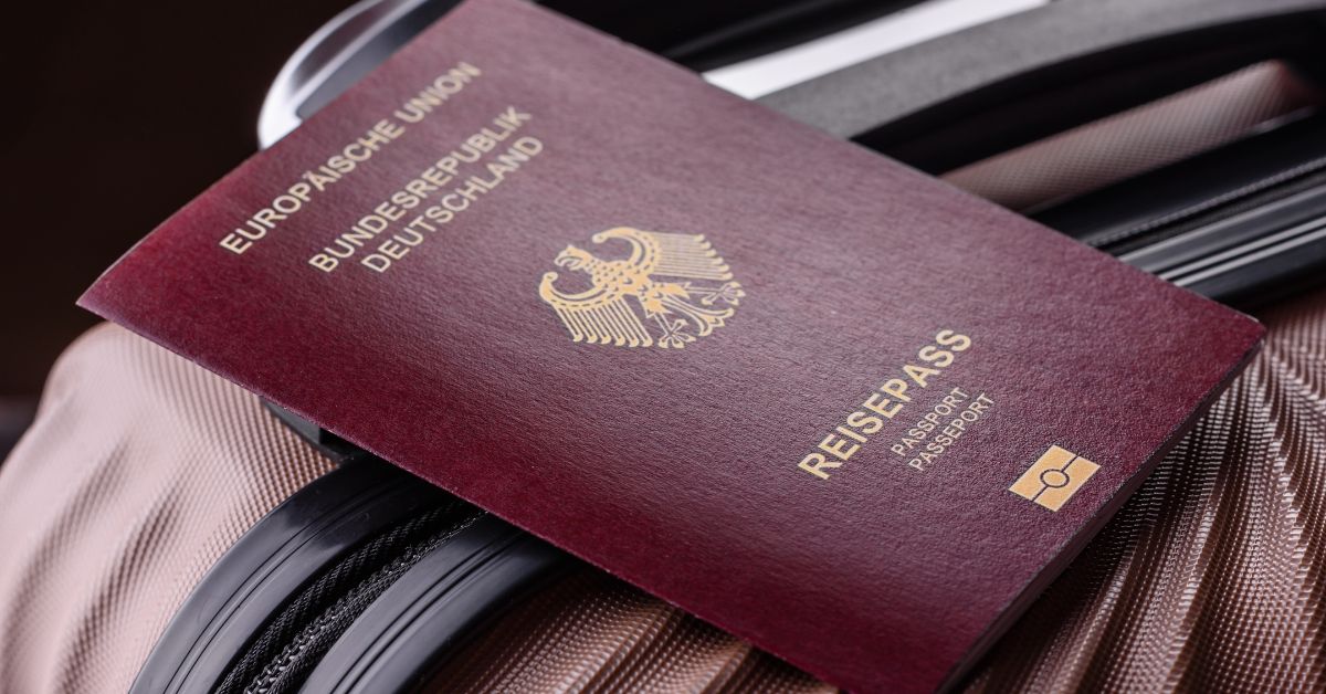 Proces naturalizacji, Niemiecki paszport, Berlin, uzyskanie niemieckiego paszportu, procedura naturalizacji, naturalizacja, Naturalizacja migrantów w Niemczech, niemcy, obywatelstwo niemieckie,