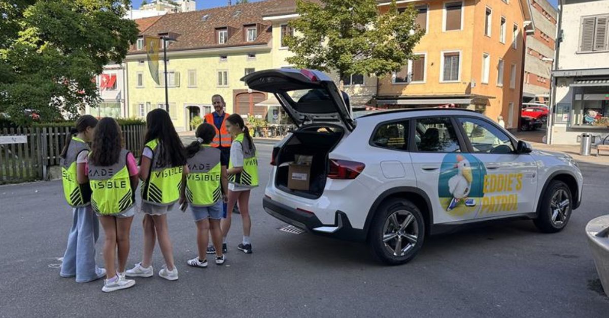policja, policja w Szafuzie, Szafuza, szwajcaria, aktualności, aktualności Szwajcaria, policja rozdaje ciasteczka,