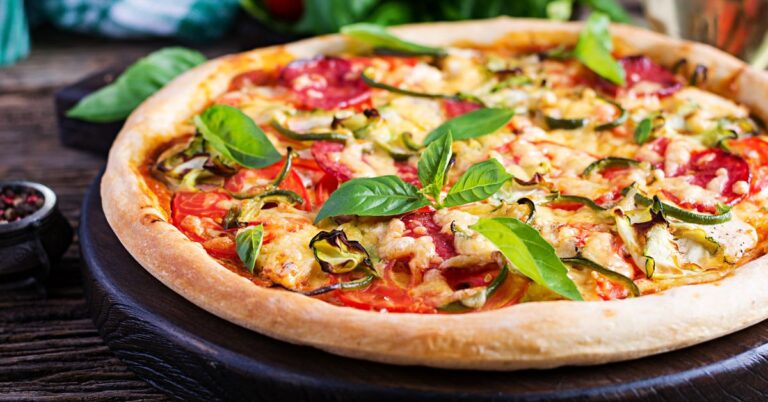 pizza, danie, pizzeria, najlepsza pizza, najlepsza pizzeria