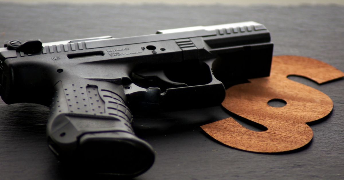 broń, pistolet, prawo o broni, posiadanie broni