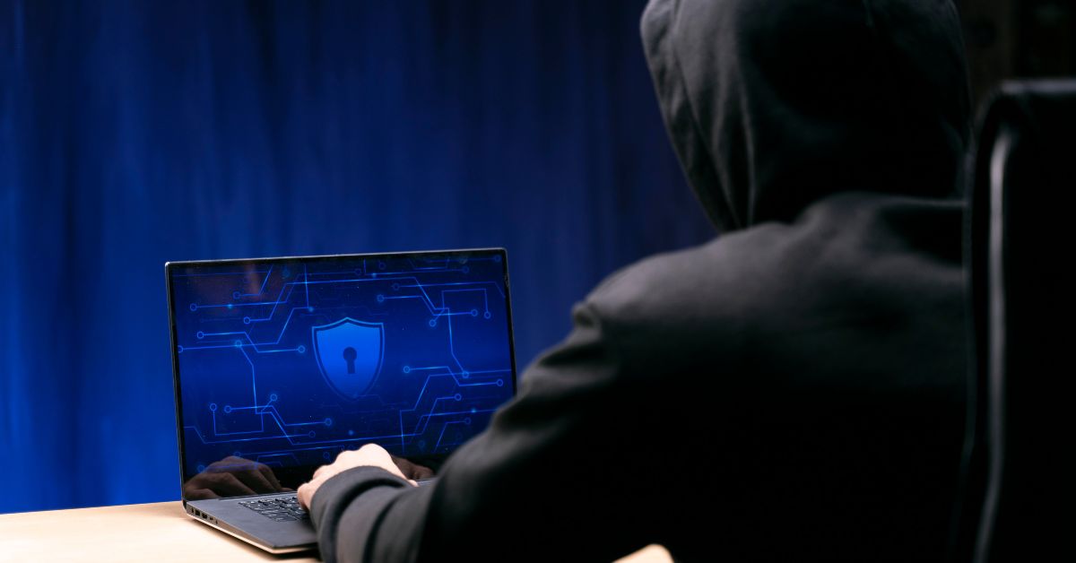 oszustwo internetowe, cyberprzestępstwo, phishing, info stealer