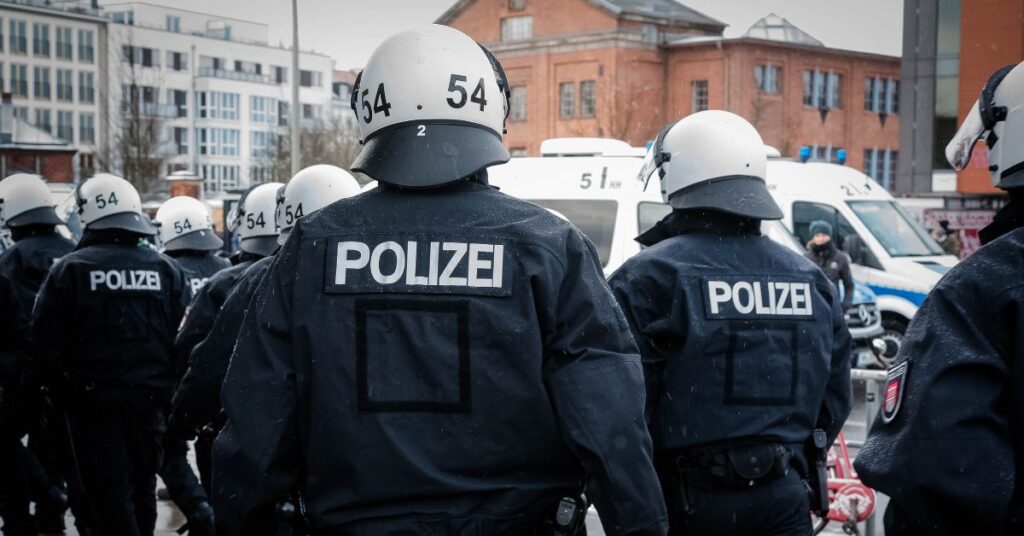 aresztowanie w Niemczech, zamach na polityków, lista śmierci Niemcy, Olaf Scholz, Angela Merkel, Darknet, terror w Niemczech, niemiecka jednostka antyterrorystyczna, Niemcy, aktualności, aktualności Niemcy, Polak, Polacy w Niemczech,
