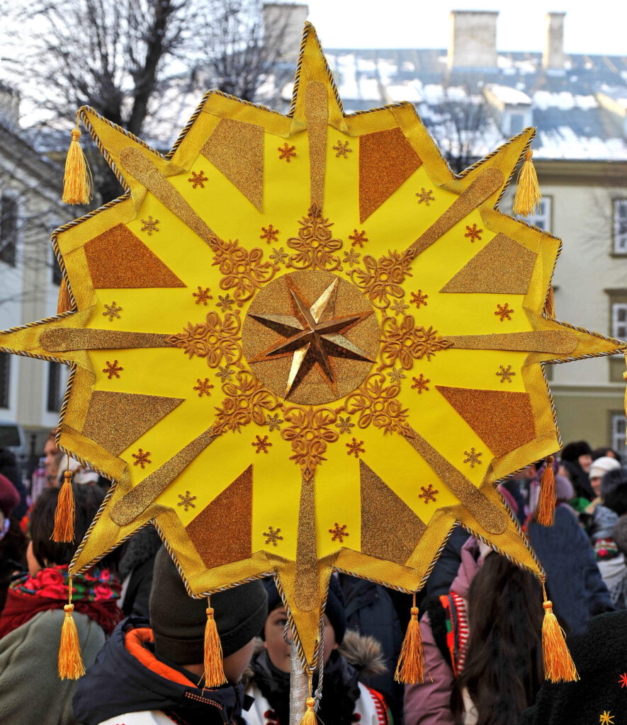 kolędowanie w niemczech, kolęda w niemczech, sternsinger co to, sternsinger niemcy, kolędnicy w niemczech, czy ksiądz chodzi po kolędzie w niemczech, kolęda niemcy zasady, niemieckie kolędowanie jak wygląda, tradycje świąteczne w niemczech, zwyczaje bożonarodzeniowe niemcy, święta bożego narodzenia w niemczech, kolęda a niemcy, różnice kolęda polska niemcy, sternsinger dzieci, aktion dreikönigssingen co to, c+m+b znaczenie niemcy, napis c+m+b niemcy, poświęcenie domu w niemczech, haussegnung co to, wizyta księdza w niemczech, czy w niemczech jest kolęda, niemieckie kolędy nazwy, weihnachtslieder lista, stille nacht historia, o tannenbaum znaczenie, kolęda niemiecka tłumaczenie, życie w niemczech święta, polacy w niemczech święta, boże narodzenie niemcy zwyczaje, sternsinger kiedy chodzą, sternsinger do kiedy, sternsinger datek ile dać, sternsinger dzieci w koronach, niemcy kolędnicy dzieci, kolęda w niemczech dzieci, święta w niemczech dla polaków, niemcy tradycje religijne święta, kolędowanie, Niemcy, Sternsinger,