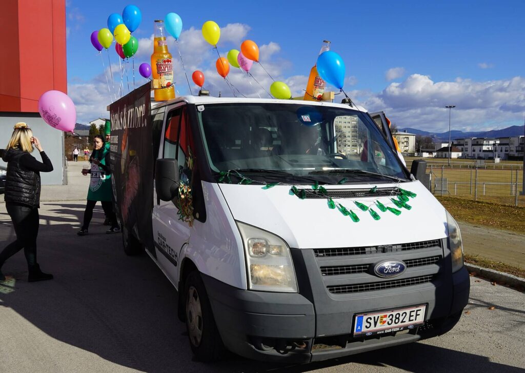 Faschingsdienstag, Austria, ostatki, ostatki w Austrii, Faschingsdienstag Austria, Faschingsdienstag 2026, karnawał w Austrii, kiedy są ostatki w Austrii, tradycje Faschingsdienstag, Faschingsumzug Austria, Faschingskrapfen, Faschingsdienstag w pracy, Faschingsschluss, wcześniejsze zakończenie pracy Austria, kostium w pracy Faschingsdienstag, alkohol w pracy Fasching, etykieta w biurze Austria, sklepy otwarte Faschingsdienstag, zakupy w ostatki Austria, supermarkety Austria Fasching,