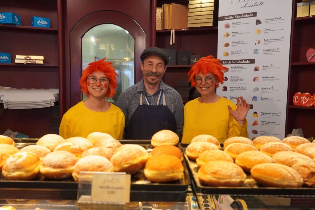 Faschingsdienstag, Austria, ostatki, ostatki w Austrii, Faschingsdienstag Austria, Faschingsdienstag 2026, karnawał w Austrii, kiedy są ostatki w Austrii, tradycje Faschingsdienstag, Faschingsumzug Austria, Faschingskrapfen, Faschingsdienstag w pracy, Faschingsschluss, wcześniejsze zakończenie pracy Austria, kostium w pracy Faschingsdienstag, alkohol w pracy Fasching, etykieta w biurze Austria, sklepy otwarte Faschingsdienstag, zakupy w ostatki Austria, supermarkety Austria Fasching,