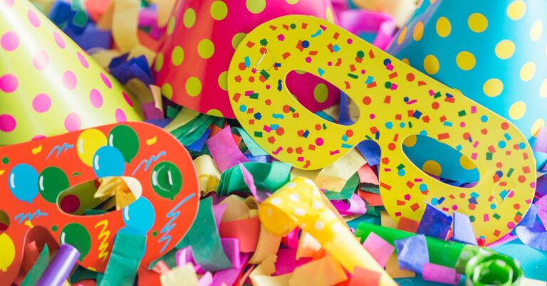 Fasching, Austria, karnawał, karnawał w Austrii, Fasching w Austrii, Fasching Austria 2026, karnawał Austria 2026, karnawał w Wiedniu, wiedeńskie bale, Ballsaison, Opernball, Opernball Wiedeń, bale wiedeńskie, sezon balowy Wiedeń, bal w operze wiedeńskiej, Bonbonball, Kaffeesiederball, Damenwahl, Faschingsdienstag, Ostatki w Austrii, Rosenmontag Austria, Faschingssamstag, Faschingssonntag, kalendarz karnawałowy Austria, kiedy jest Fasching, daty Fasching 2026, czy Fasching jest wolny od pracy, tradycje karnawałowe Austria, ludowy karnawał Austria, karnawał alpejski, Tyrol Fasching, Fasching Tyrol, Schemenlaufen, Schleicherlaufen, Schellerlaufen, Nassereither Schellerlaufen, Imst Fasching, Telfs Fasching, Fiss Fasching, Nassereith Fasching, parady karnawałowe Tyrol, Blochziehen, Wampelerreiten, Faschingskrapfen, Krapfen Austria, pączki w Austrii, kuchnia karnawałowa Austria, Heringsschmaus, Villacher Fasching, różnice karnawał Polska Austria, Tłusty czwartek Austria, Fasching tradycje, Fasching kultura, święta w Austrii, życie społeczne Austria,