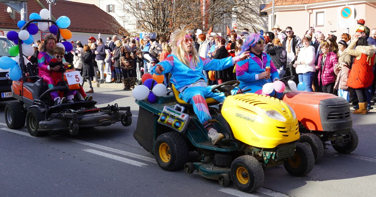 Faschingsdienstag, Austria, ostatki, ostatki w Austrii, Faschingsdienstag Austria, Faschingsdienstag 2026, karnawał w Austrii, kiedy są ostatki w Austrii, tradycje Faschingsdienstag, Faschingsumzug Austria, Faschingskrapfen, Faschingsdienstag w pracy, Faschingsschluss, wcześniejsze zakończenie pracy Austria, kostium w pracy Faschingsdienstag, alkohol w pracy Fasching, etykieta w biurze Austria, sklepy otwarte Faschingsdienstag, zakupy w ostatki Austria, supermarkety Austria Fasching,