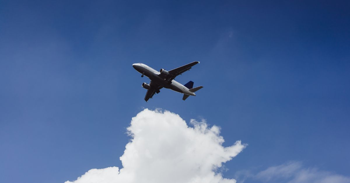 Lufthansa odwołane loty, Lufthansa redukcja połączeń, loty z Niemiec zmiany, Lufthansa Cityline likwidacja, ceny paliwa lotniczego, Frankfurt lotnisko Lufthansa, krótkodystansowe loty Europa, Lufthansa siatka połączeń 2026, Lufthansa, Niemcy,