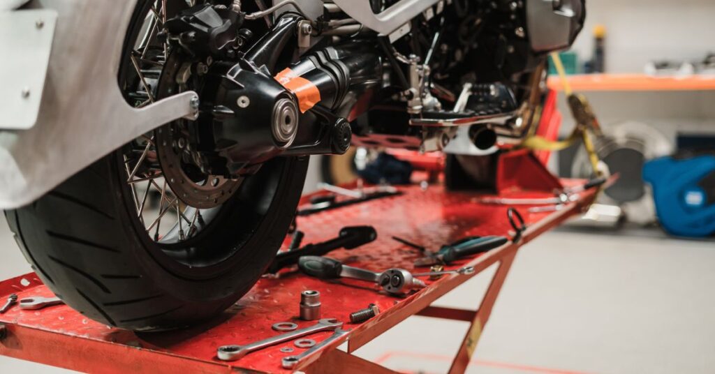 KTM, skandal spalinowy KTM, KTM emisja spalin, motocykle KTM, nielegalne modyfikacje motocykli, KTM Austria, afera emisyjna, motocykle enduro KTM, dealerzy KTM, manipulacja emisją spalin, Austria, aktualności, aktualności Austria,