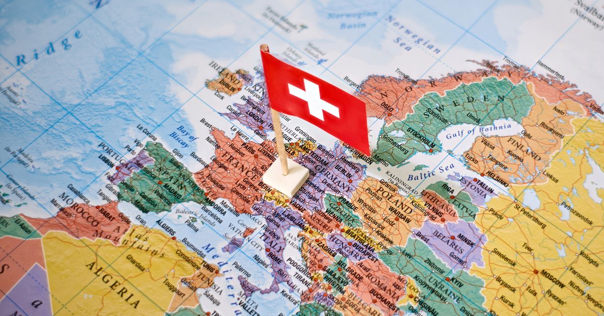 Hongkong, Szwajcaria, finanse offshore, sektor finansowy Szwajcarii, zarządzanie majątkiem, bogaci inwestorzy, Global Wealth Report 2026, Boston Consulting Group,