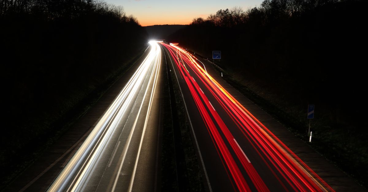 Polak w Austrii, autostrada A12, Tyrol, 220 km/h, przekroczenie prędkości Austria, konfiskata samochodu Austria, austriacka policja, Inntalautobahn, kierowca z Polski, odebranie prawa jazdy, Polak, Austria, aktualności, aktualności Austria, Polacy w Austrii,