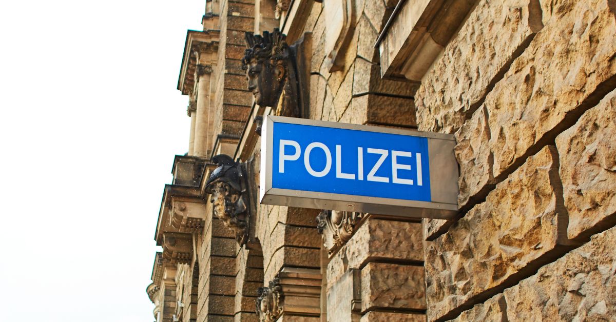 oszustwo bankowe, atak hakerski na konto, phishing, oszustwo telefoniczne, policja Austria, Vorarlberg, cyberprzestępcy, fałszywy pracownik banku, wyłudzenie danych, bankowość internetowa, FinanzOnline, bezpieczeństwo konta bankowego, oszustwa internetowe, ochrona przed phishingiem, Austria, aktualności, aktualności Austria,