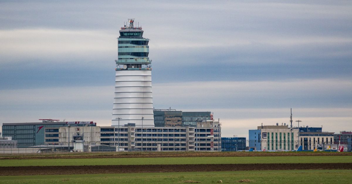 lotnisko Wiedeń-Schwechat, lotnisko Wiedeń, ranking lotnisk Europa, najlepsze lotniska w Europie, Holidu, Google Maps oceny lotnisk, lotnisko Wiedeń ranking,