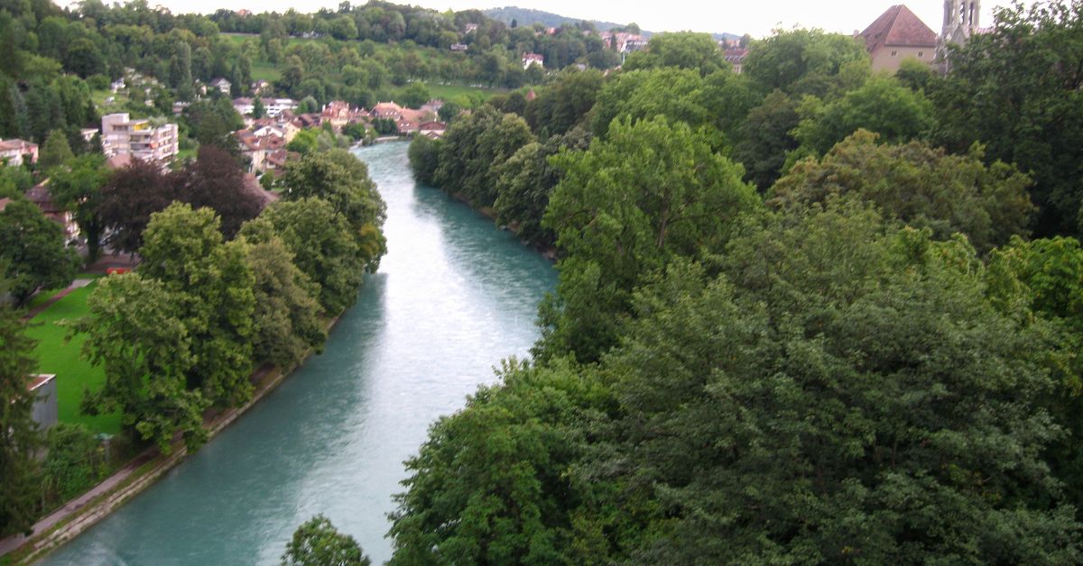 Interlaken, Aare, Polak w Szwajcarii, utonięcie w Szwajcarii, 19-letni Polak, rzeka Aare, Interlaken wypadek, policja kantonu Berno, tragedia w Szwajcarii, Polacy w Szwajcarii, Polak,