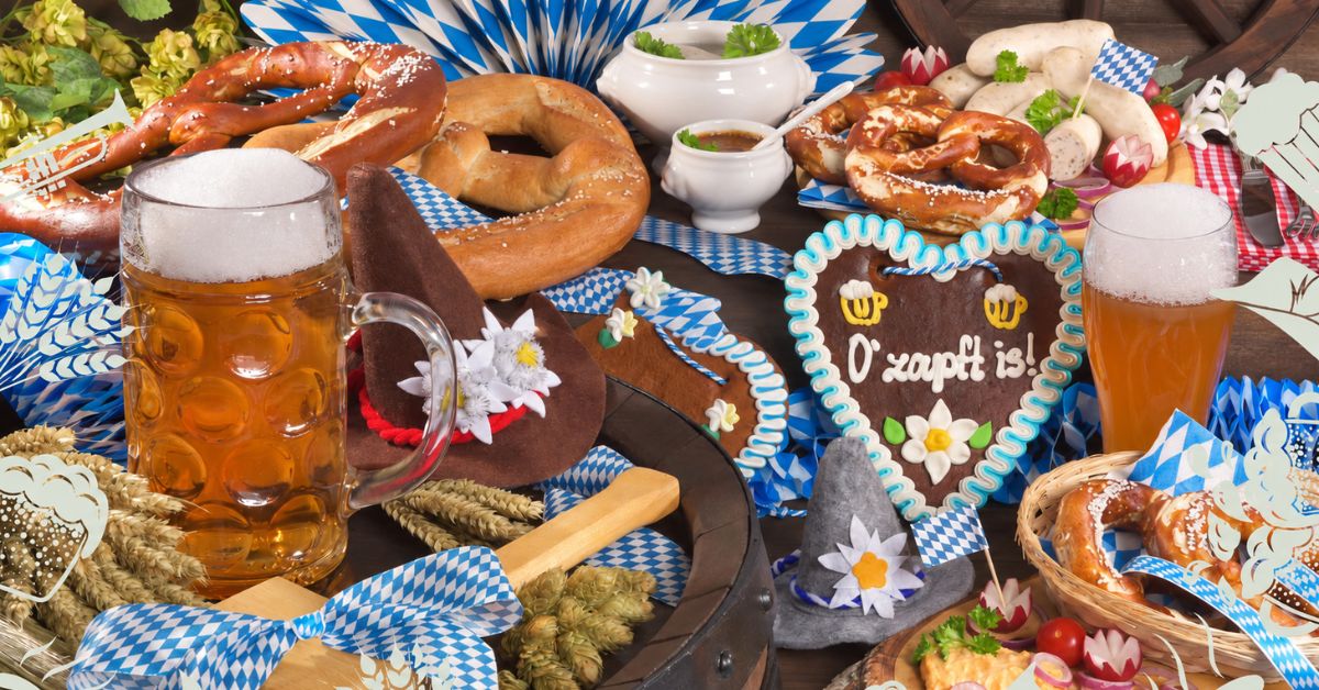 Oktoberfest w Monachium, Oktoberfest, Oktoberfest 2026, święto piwa, niemieckie święto piwa, Oktoberfest Monachium, Oktoberfest poradnik, piwo na Oktoberfeście, Oktoberfest ceny, Oktoberfest dojazd, Oktoberfest z dzieckiem, kiedy odbywa się Oktoberfest, ile kosztuje piwo na Oktoberfeście, jak dojechać na Oktoberfest, stroje Oktoberfest, czy wejście na Oktoberfest jest darmowe, ile kosztuje litr piwa na Oktoberfeście, czy na Oktoberfest trzeba kupić bilet, jak zarezerwować miejsce w namiocie na Oktoberfeście, czy można wejść na Oktoberfest z dzieckiem, czy można wejść na Oktoberfest z psem, co można wnieść na Oktoberfest, gdzie zaparkować podczas Oktoberfestu, jak dojechać na Oktoberfest komunikacją miejską, kiedy najlepiej pojechać na Oktoberfest, kiedy odbywa się Oktoberfest w Monachium, ile kosztuje piwo na Oktoberfeście 2026, jak wygląda Oktoberfest w Monachium, co to jest Oktoberfest, co to jest Wiesn, dlaczego Oktoberfest odbywa się we wrześniu, skąd wziął się Oktoberfest, historia Oktoberfestu 1810, jakie piwo pije się na Oktoberfeście, co oznacza Maß na Oktoberfeście,