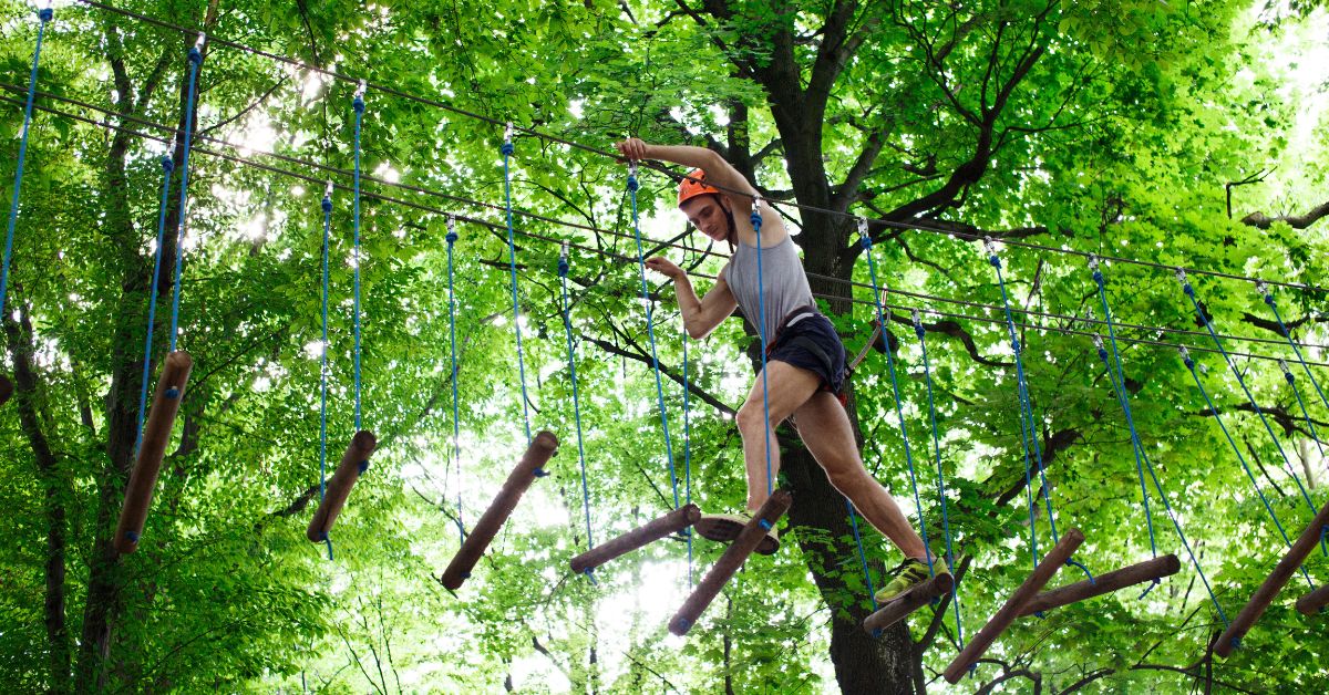 parki linowe w Szwajcarii, Szwajcaria atrakcje, najlepsze parki linowe Szwajcaria, tyrolki w Szwajcarii, Adventure Park Rheinfall, park linowy Kloten, Pradaschier, Swiss Seilpark Fiesch, Grindelwald atrakcje, Zermatt park linowy, Matterhorn, Rheinfall, aktywny wypoczynek Szwajcaria, atrakcje dla rodzin w Szwajcarii,