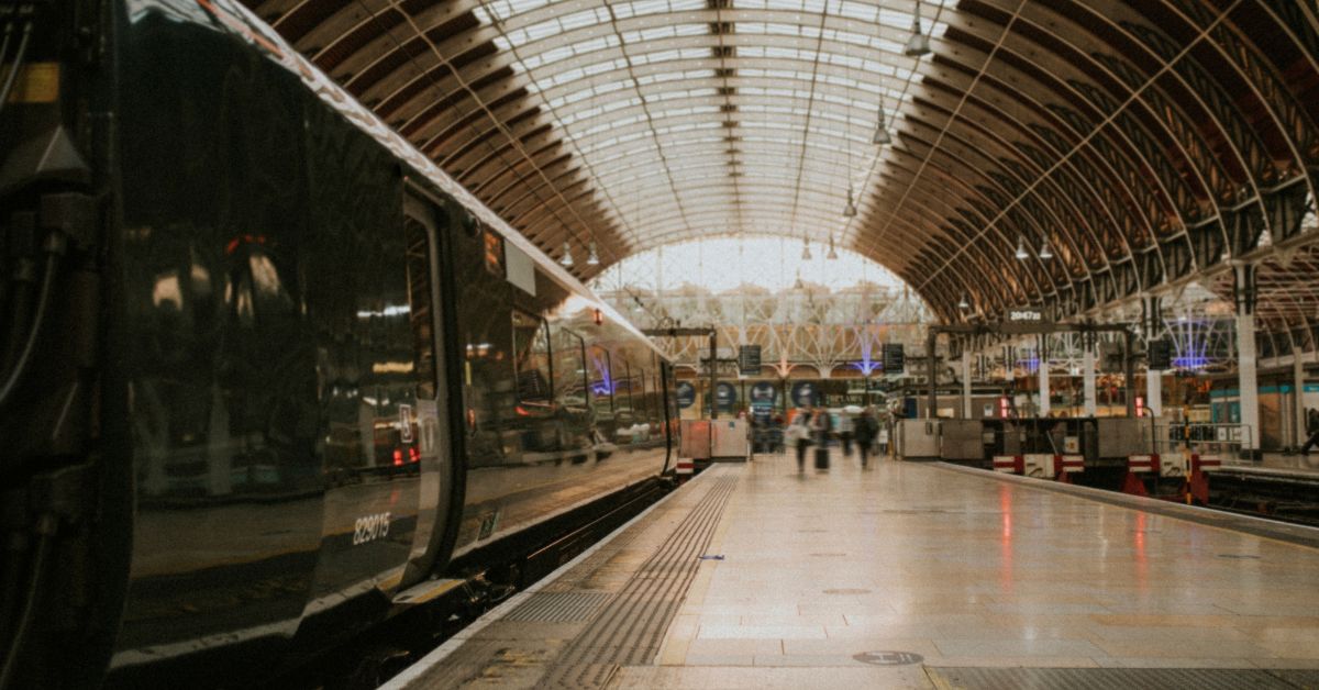 Austria zakaz alkoholu, zakaz alkoholu na dworcach, dworce w Austrii, ÖBB, alkohol na dworcach, bezpieczeństwo na dworcach, Wiedeń Hauptbahnhof, Westbahnhof, bezpieczeństwo pracowników kolei, przemoc na dworcach, aktualności, aktualności Austria,