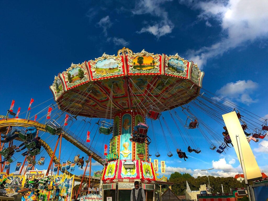 Oktoberfest w Monachium – karuzela na Theresienwiese