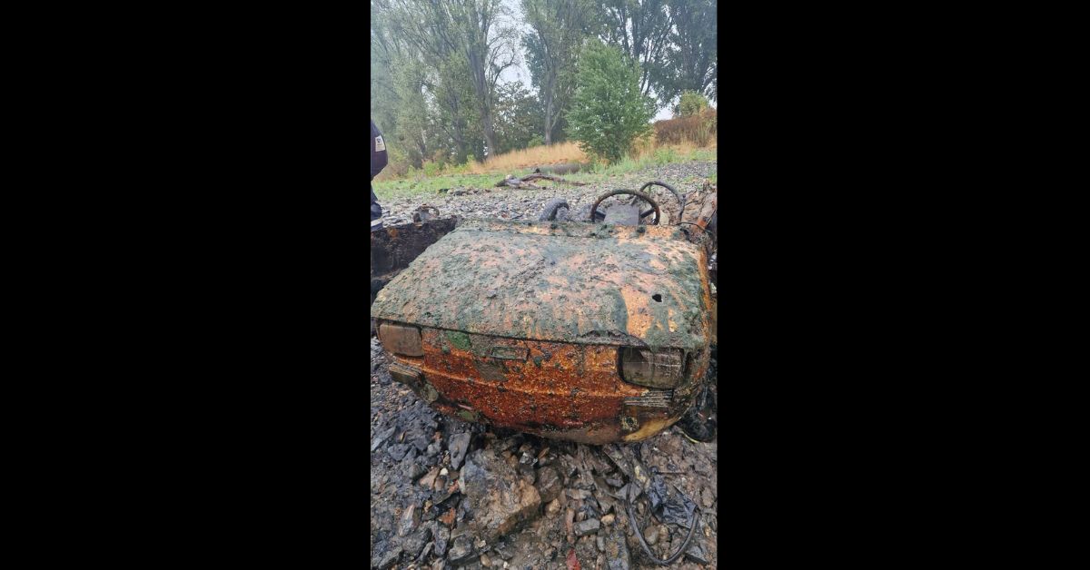 Königswinter, Ren, wrak samochodu, Fiat 126, ludzkie kości, ludzkie szczątki, Niemcy, makabryczne odkrycie, niski poziom Renu, policja kryminalna, medycyna sądowa, wrak w Renie, aktualności, altualności Niemcy, Niemcy,