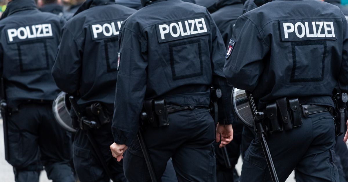 atak w Monachium, firma zbrojeniowa w Niemczech, Rohde & Schwarz, zamach w Monachium, materiały zapalające, atak na firmę zbrojeniową, Bundeswehra, niemiecka firma zbrojeniowa, Bawaria, policja w Monachium, zatrzymani podejrzani, Niemcy, aktualności, aktualności Niemcy, zamach w Niemczech, ataka w Niemczech,