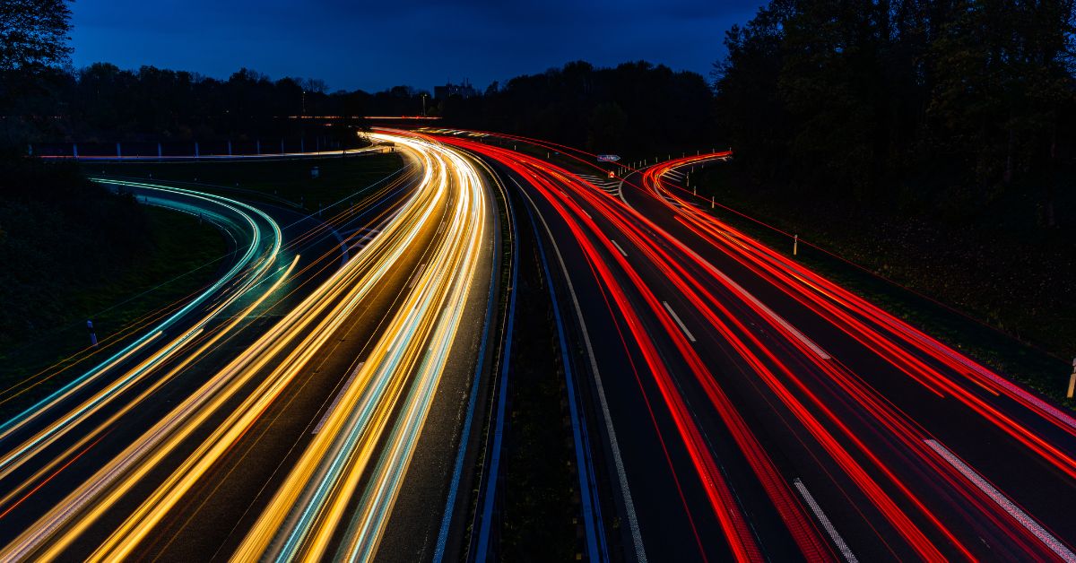 Polak na niemieckiej autostradzie, wypadek na A4 w Niemczech, polski kierowca, jazda pod wpływem narkotyków, niemiecka policja, autostrada A4 Görlitz, uszkodzone słupki ostrzegawcze, Polak, Polacy w Niemczech, Niemcy, aktualności, aktualności Niemcy,