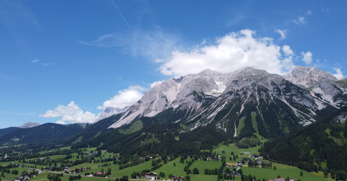 Hochvogel, Alpy Algawskie, pęknięcie góry w Alpach, obryw skalny, zagrożenie w Alpach, osuwisko skalne, szczelina na szczycie, zamknięty szlak górski, Bäumenheimer Weg, bezpieczeństwo w górach, aktualności Austria, Austria, aktualności, szczyt Hochvogel,